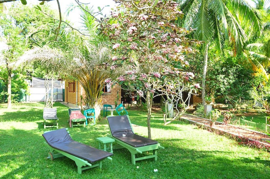 Ypsylon Tourist Resort Beruwala Exteriör bild