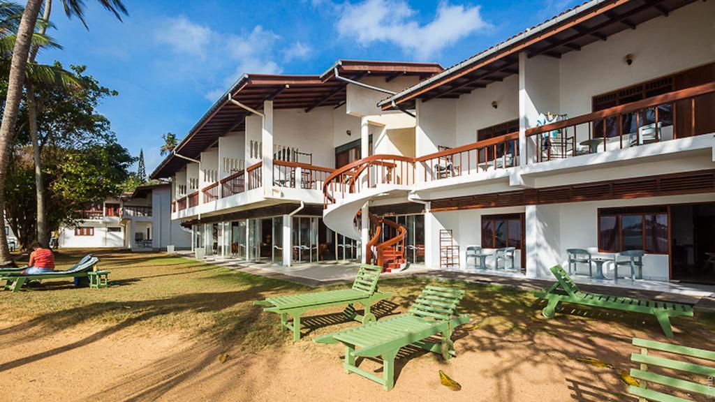 Ypsylon Tourist Resort Beruwala Exteriör bild