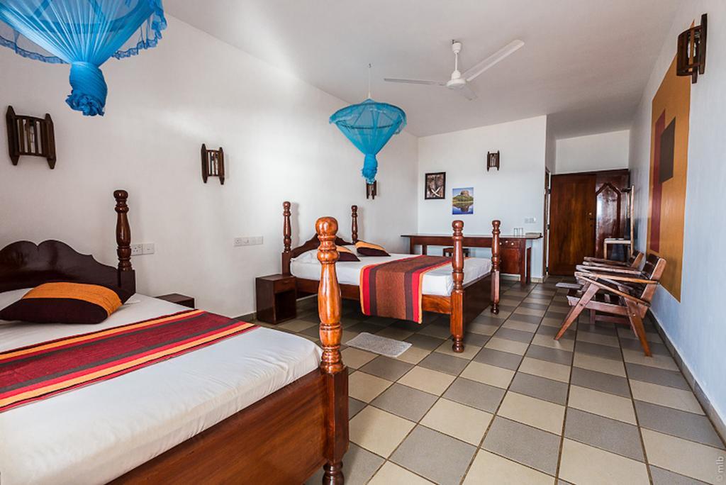 Ypsylon Tourist Resort Beruwala Exteriör bild