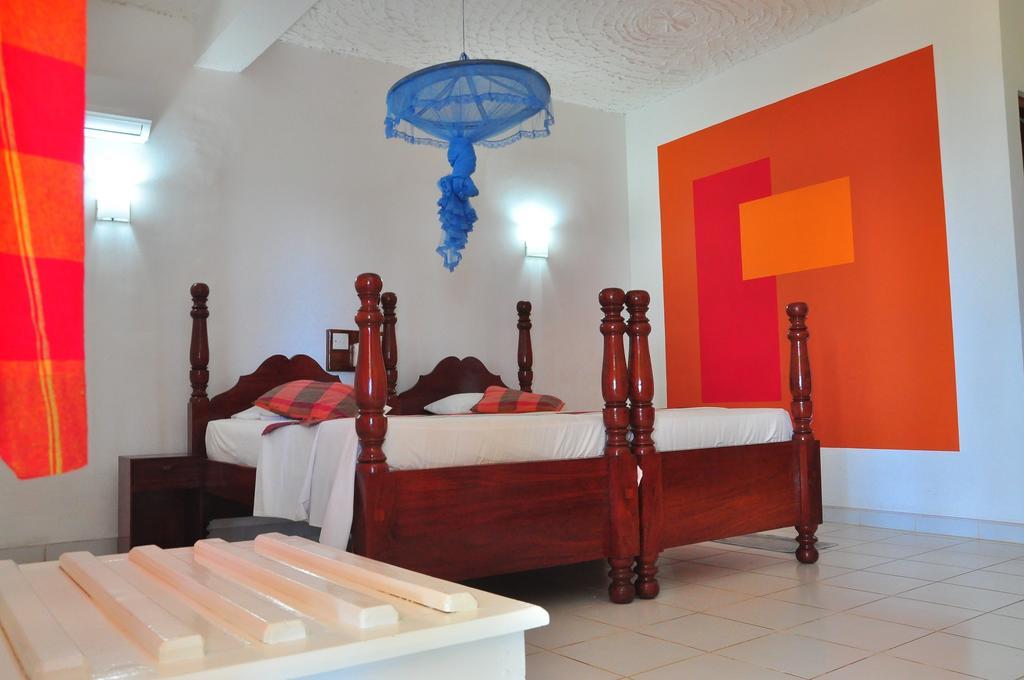 Ypsylon Tourist Resort Beruwala Exteriör bild