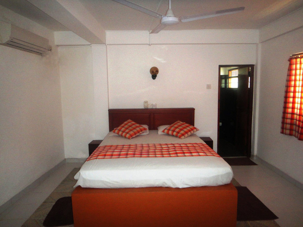 Ypsylon Tourist Resort Beruwala Exteriör bild