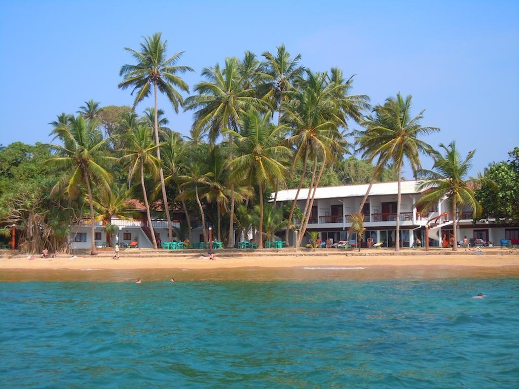 Ypsylon Tourist Resort Beruwala Exteriör bild