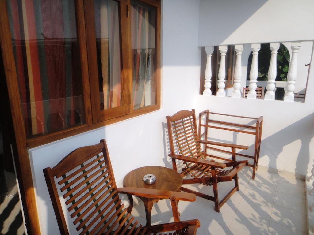 Ypsylon Tourist Resort Beruwala Exteriör bild